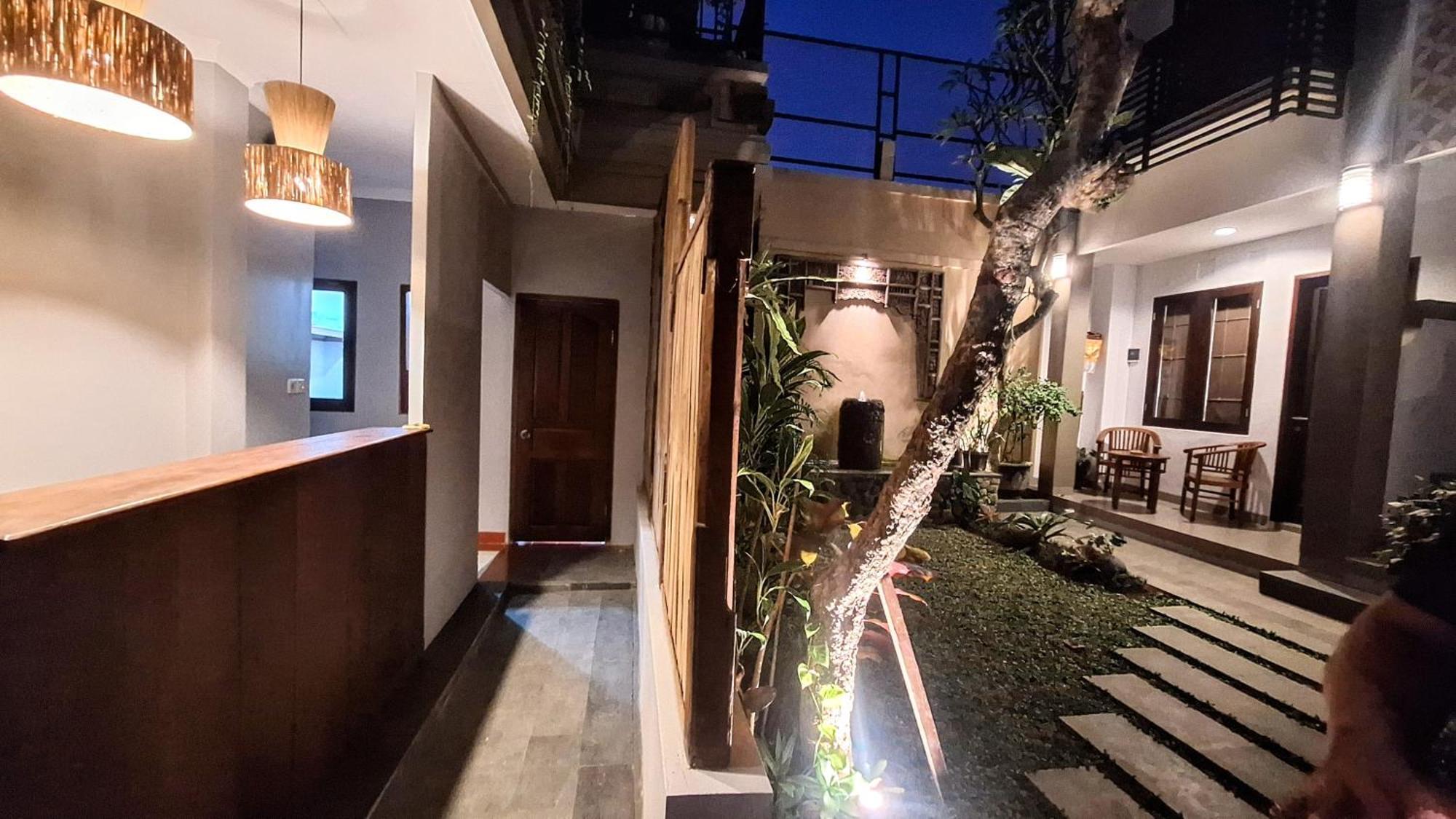 Ubud Gata Guest House Buitenkant foto